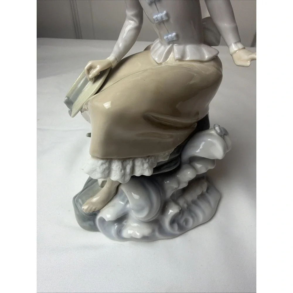 Vintage Retired LLADRO Porcelain Figurine - Girl & Hat - Sitting - Fish -w Box